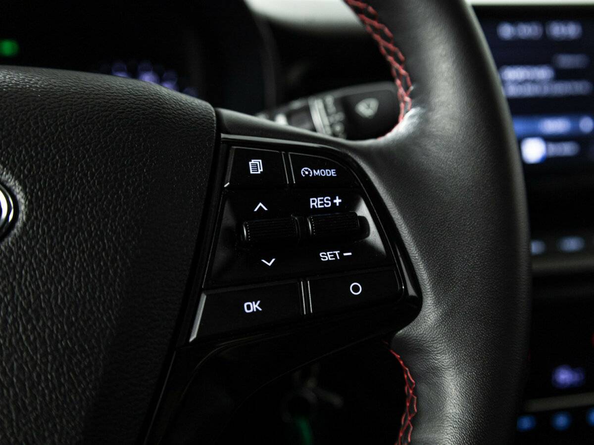 Купить Solaris HS с пробегом. Фото: #14