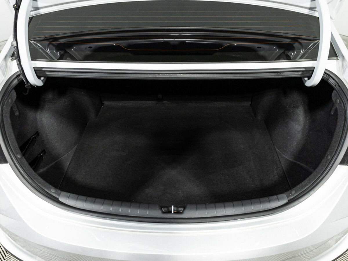 Купить Solaris HS с пробегом. Фото: #17