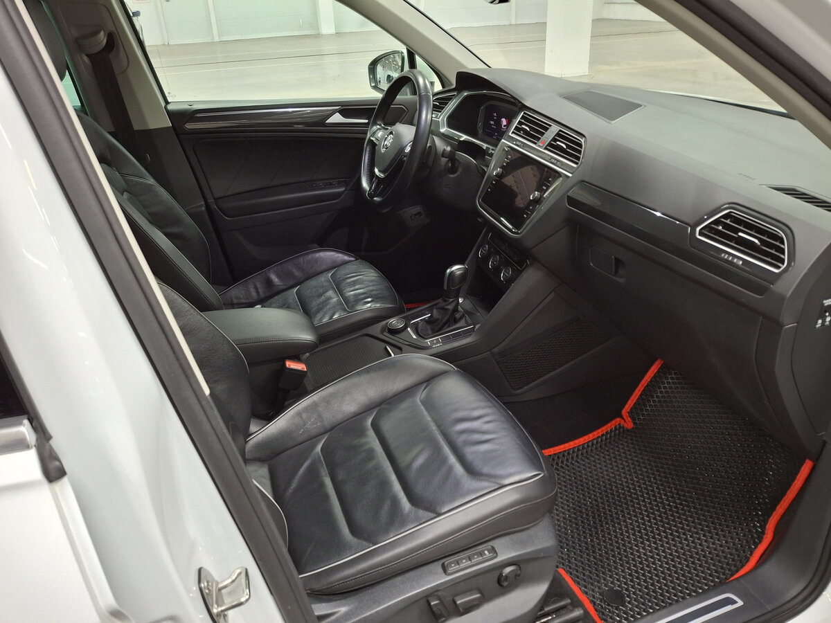 Купить Volkswagen Tiguan с пробегом. Фото: #10