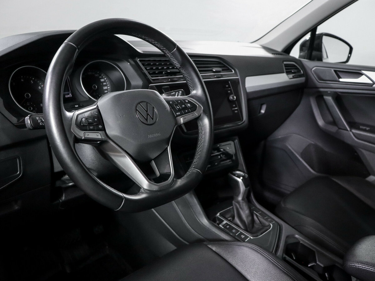 Купить Volkswagen Tiguan с пробегом. Фото: #12