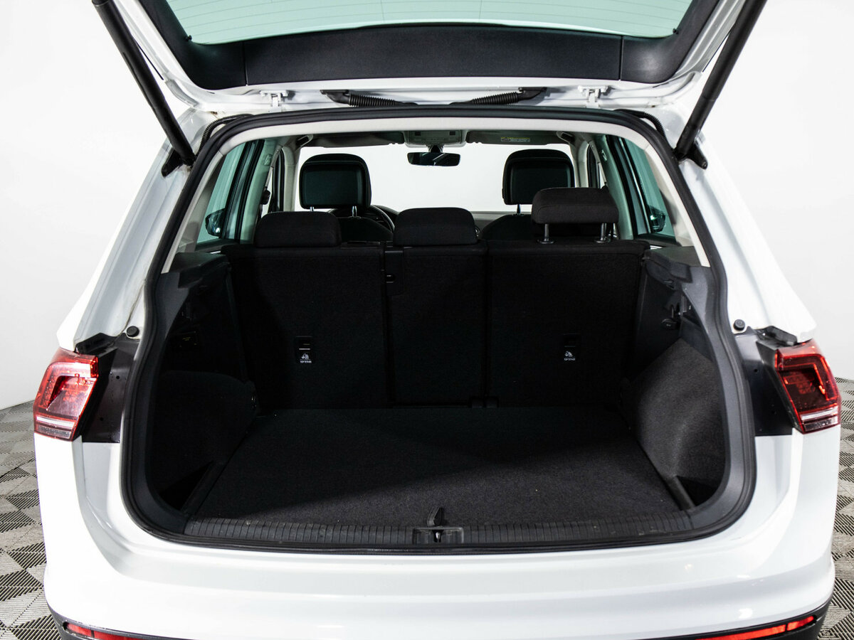 Купить Volkswagen Tiguan с пробегом. Фото: #8