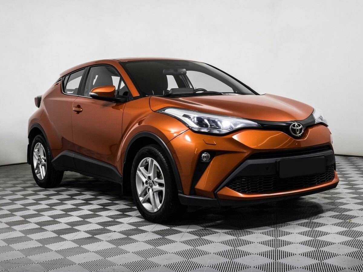 Купить Toyota C-HR с пробегом. Фото: #2