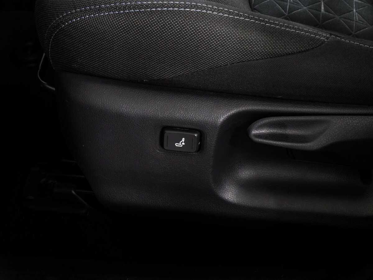 Купить Toyota C-HR с пробегом. Фото: #13