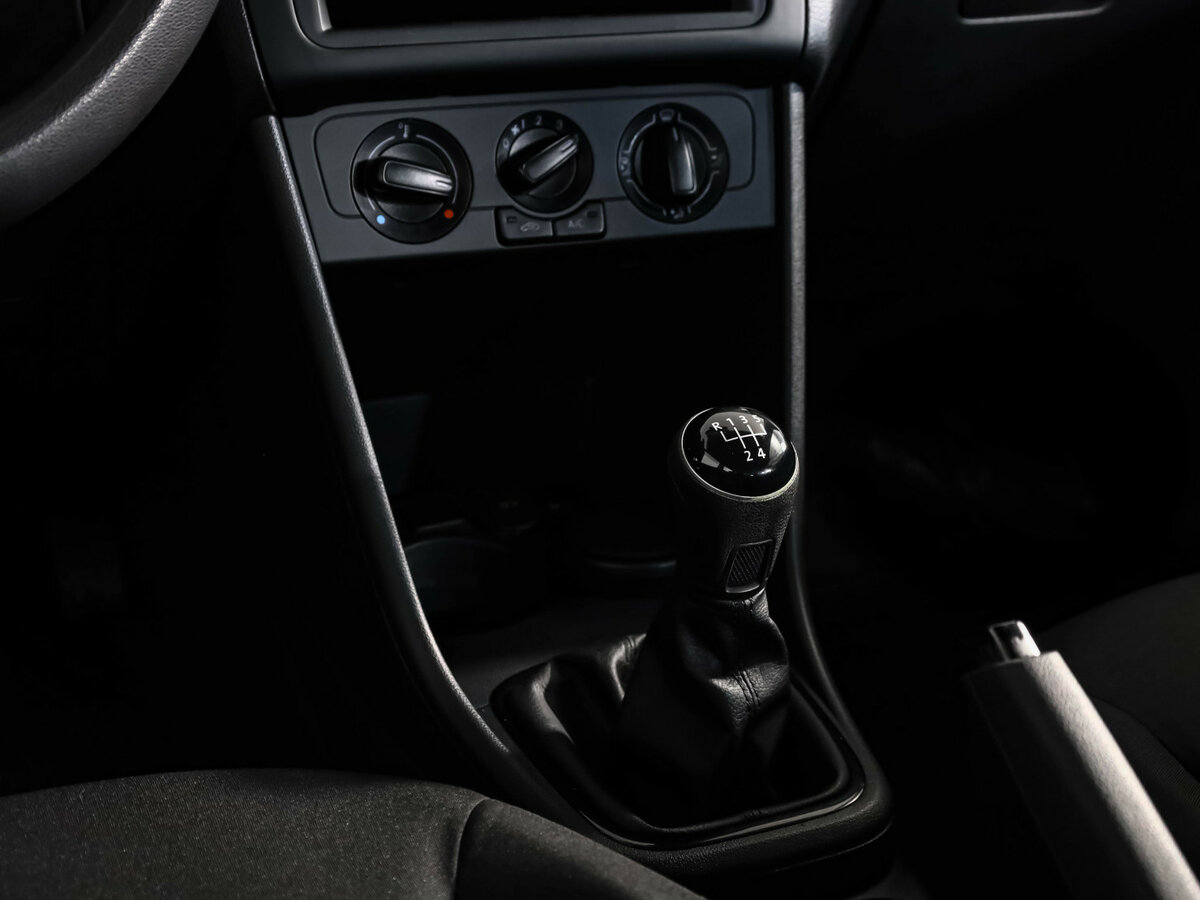 Купить Volkswagen Polo с пробегом. Фото: #8
