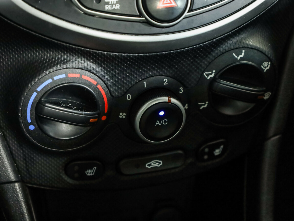 Купить Hyundai Solaris с пробегом. Фото: #15