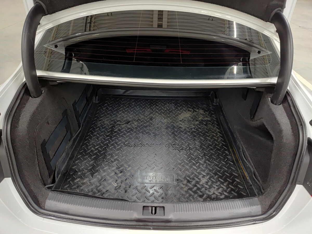 Купить Audi A4 с пробегом. Фото: #9