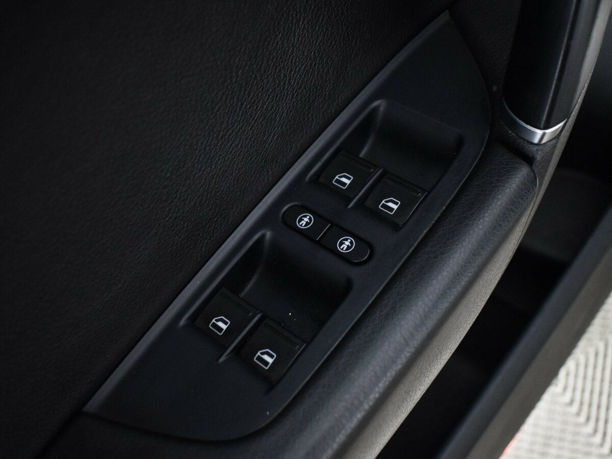 Купить Volkswagen Touareg с пробегом. Фото: #15