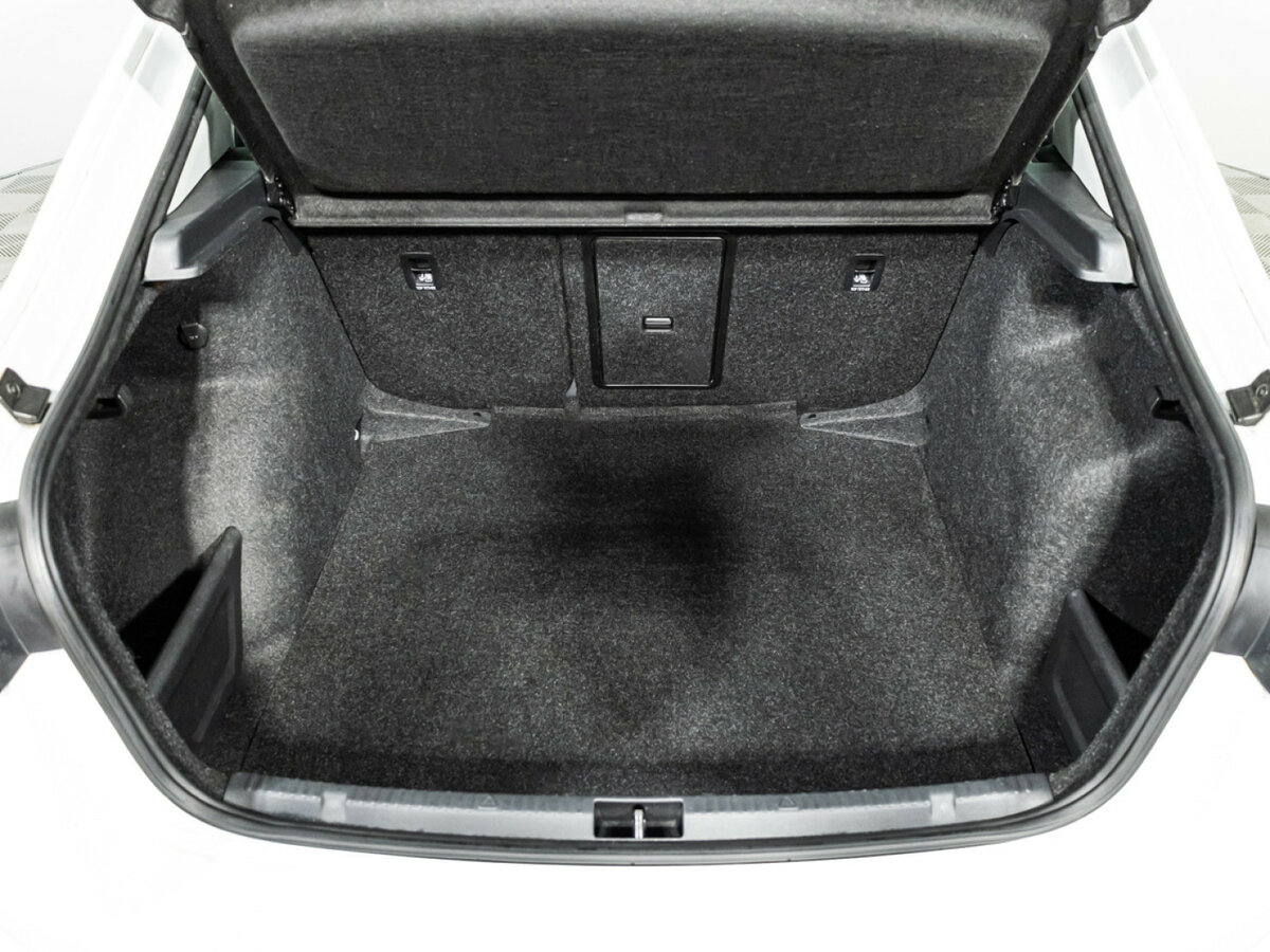 Купить Skoda Rapid с пробегом. Фото: #14