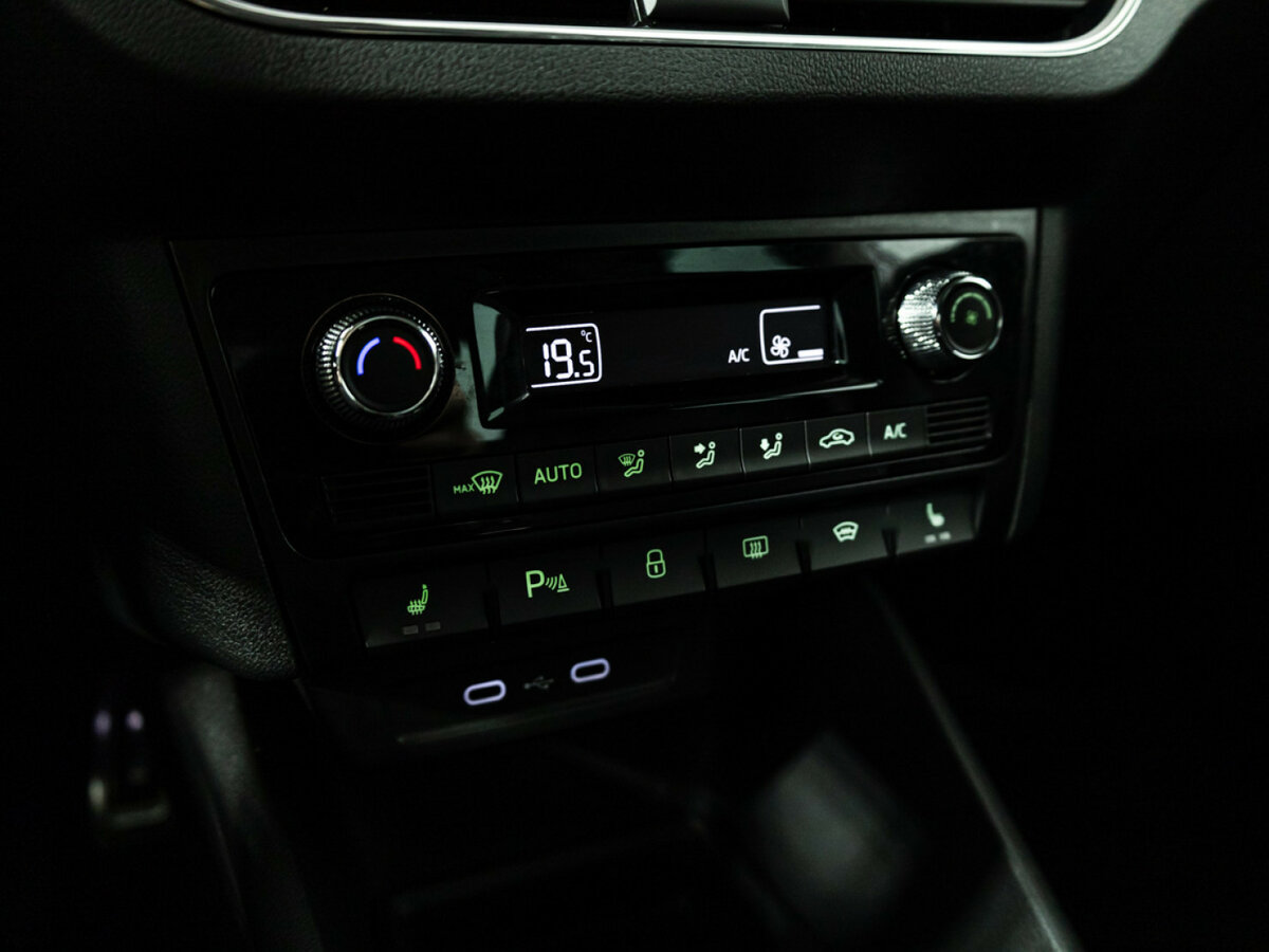 Купить Skoda Rapid с пробегом. Фото: #16