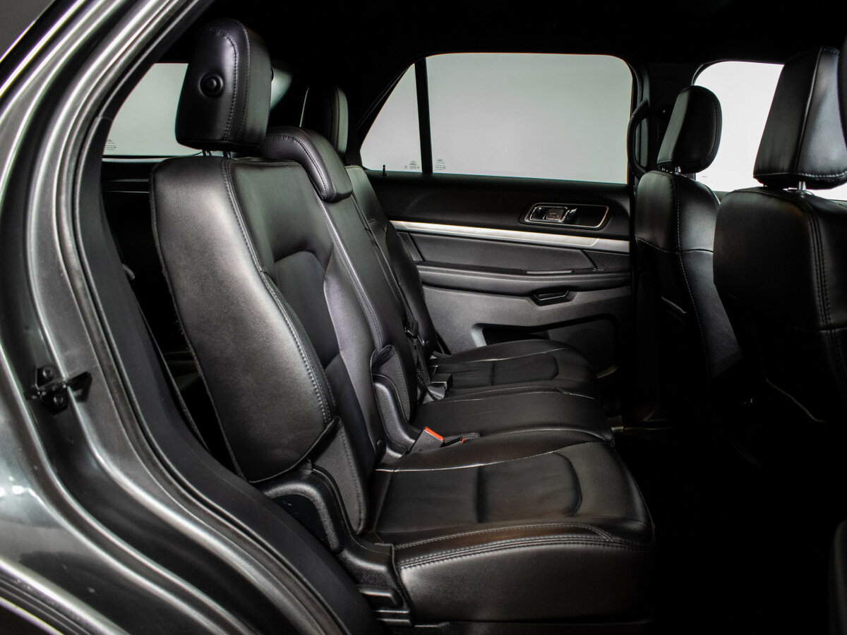 Купить Ford Explorer с пробегом. Фото: #9