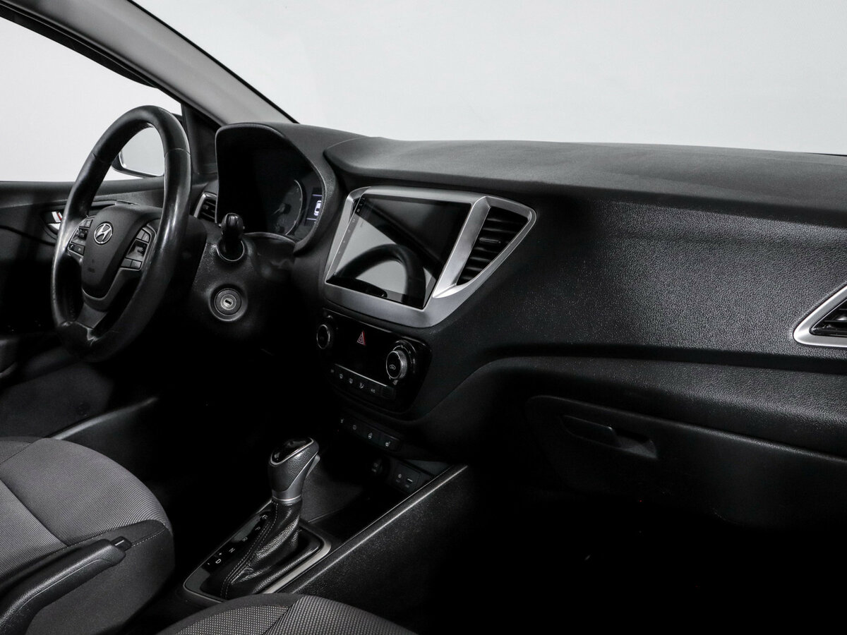 Купить Hyundai Solaris с пробегом. Фото: #6