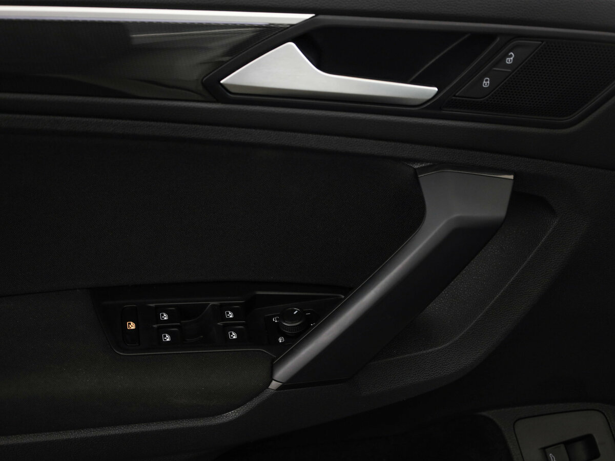 Купить Volkswagen Tiguan с пробегом. Фото: #22