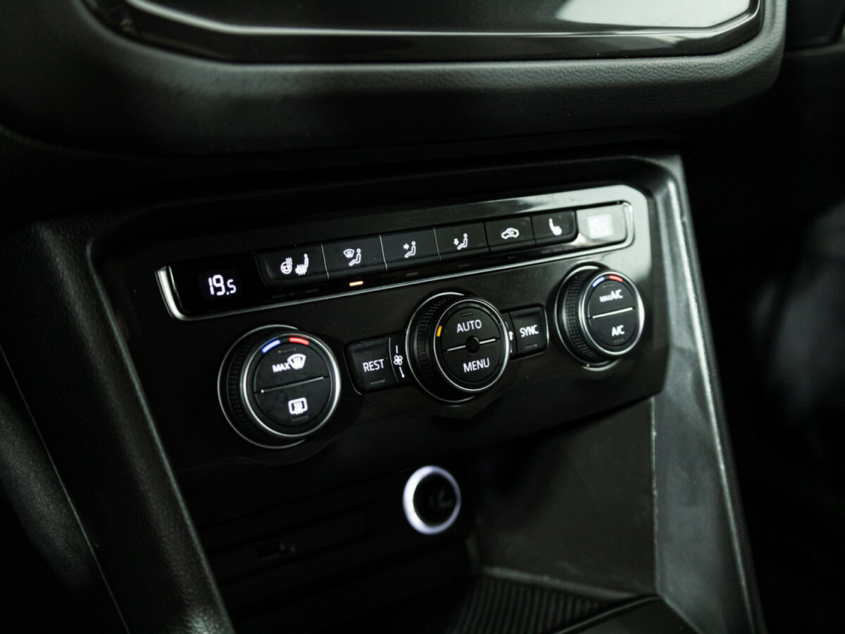 Купить Volkswagen Tiguan с пробегом. Фото: #11