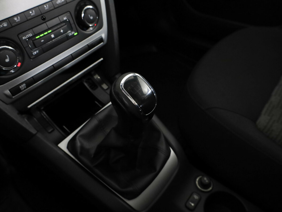 Купить Skoda Octavia с пробегом. Фото: #9