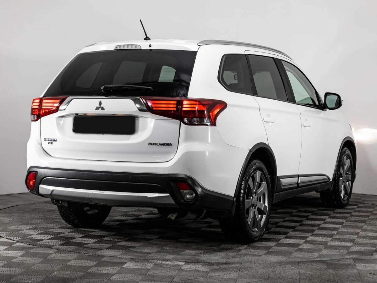 Купить Mitsubishi Outlander с пробегом. Фото: #3