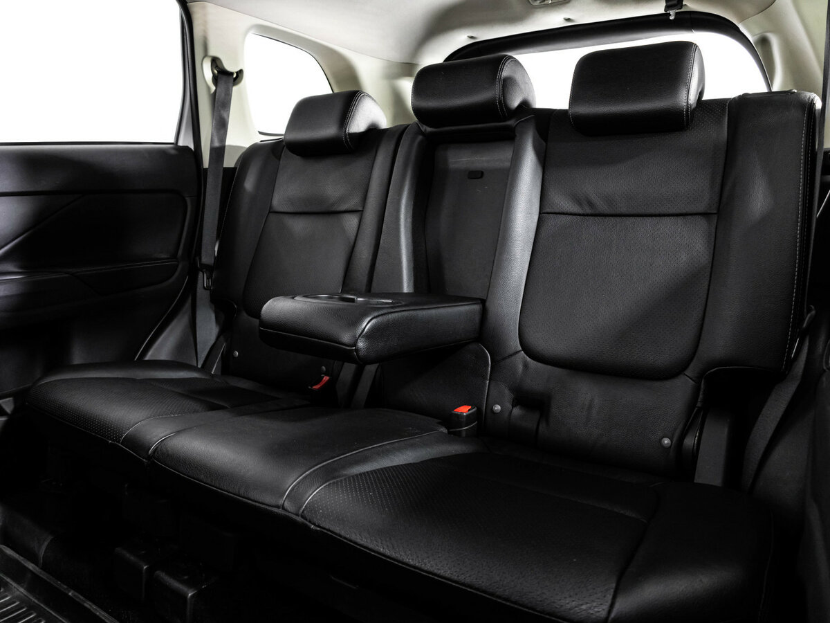 Купить Mitsubishi Outlander с пробегом. Фото: #18