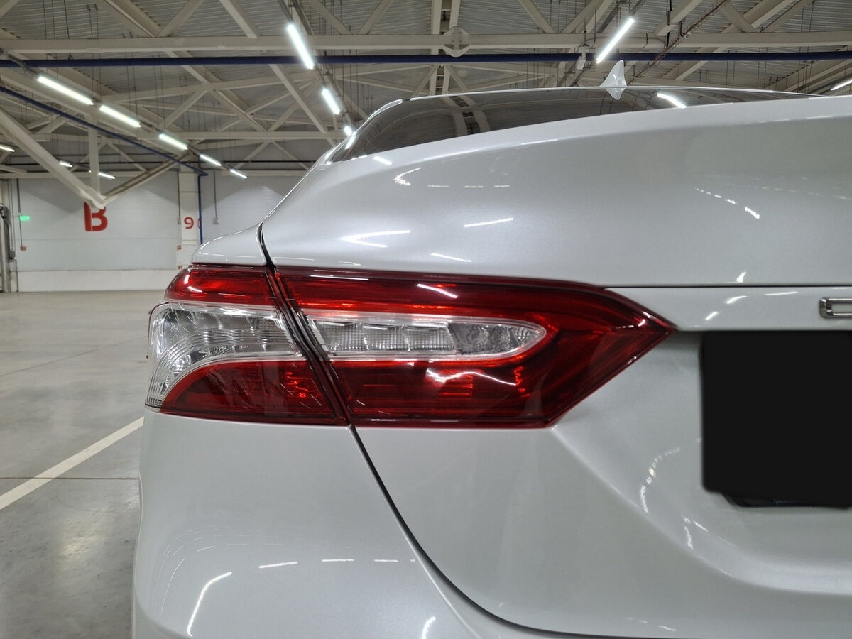 Купить Toyota Camry с пробегом. Фото: #8