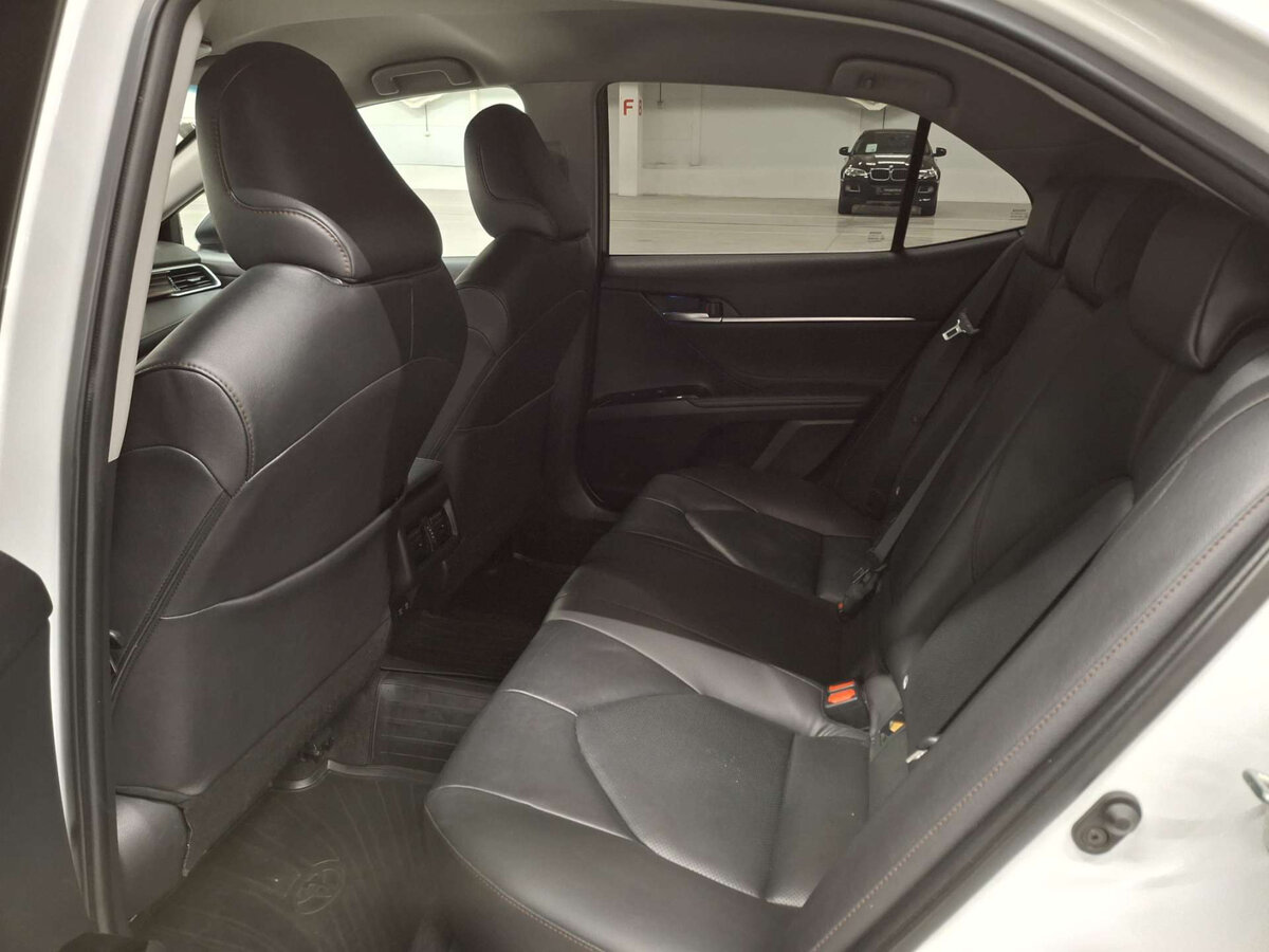 Купить Toyota Camry с пробегом. Фото: #11