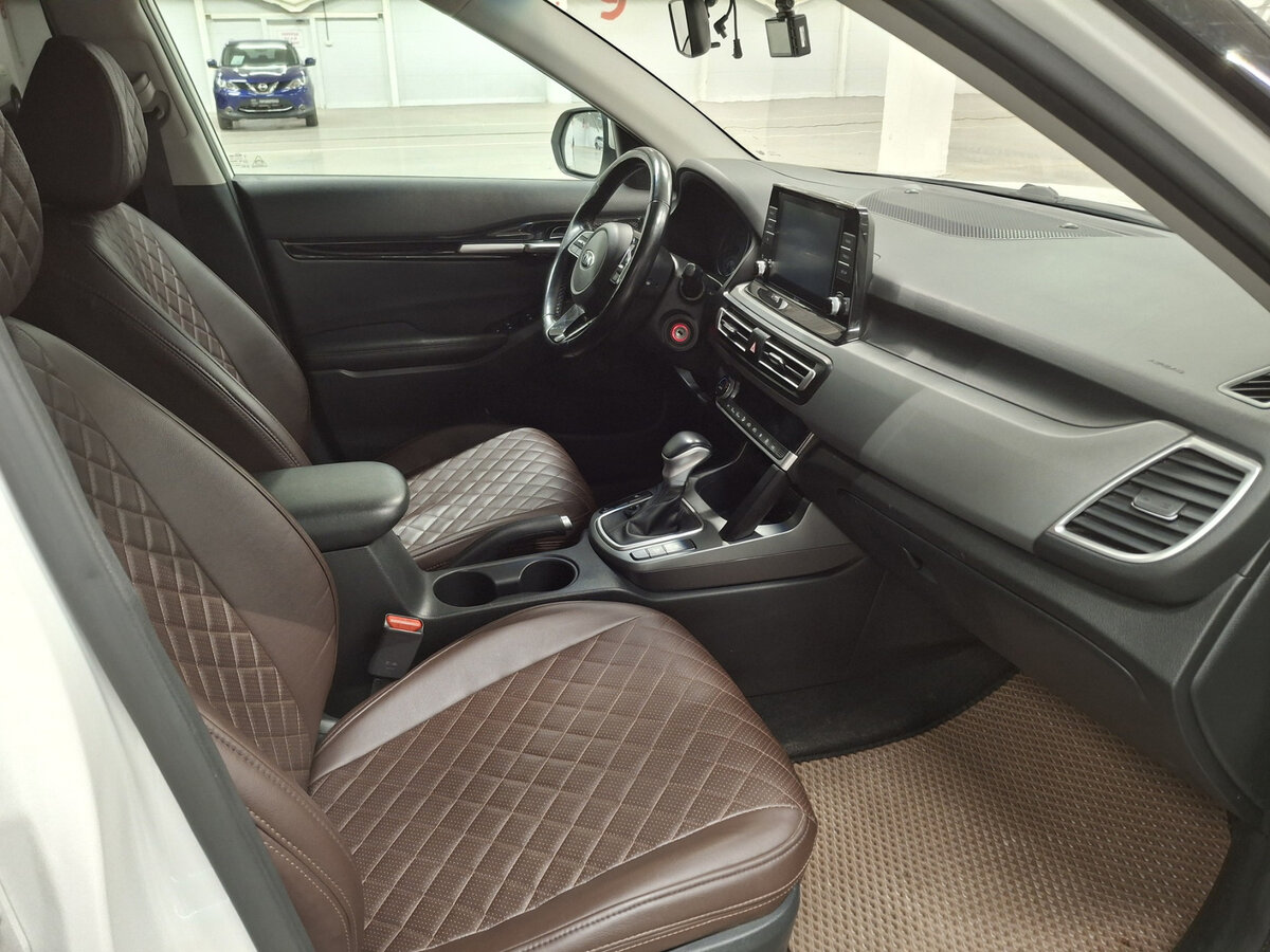 Купить Kia Seltos с пробегом. Фото: #10