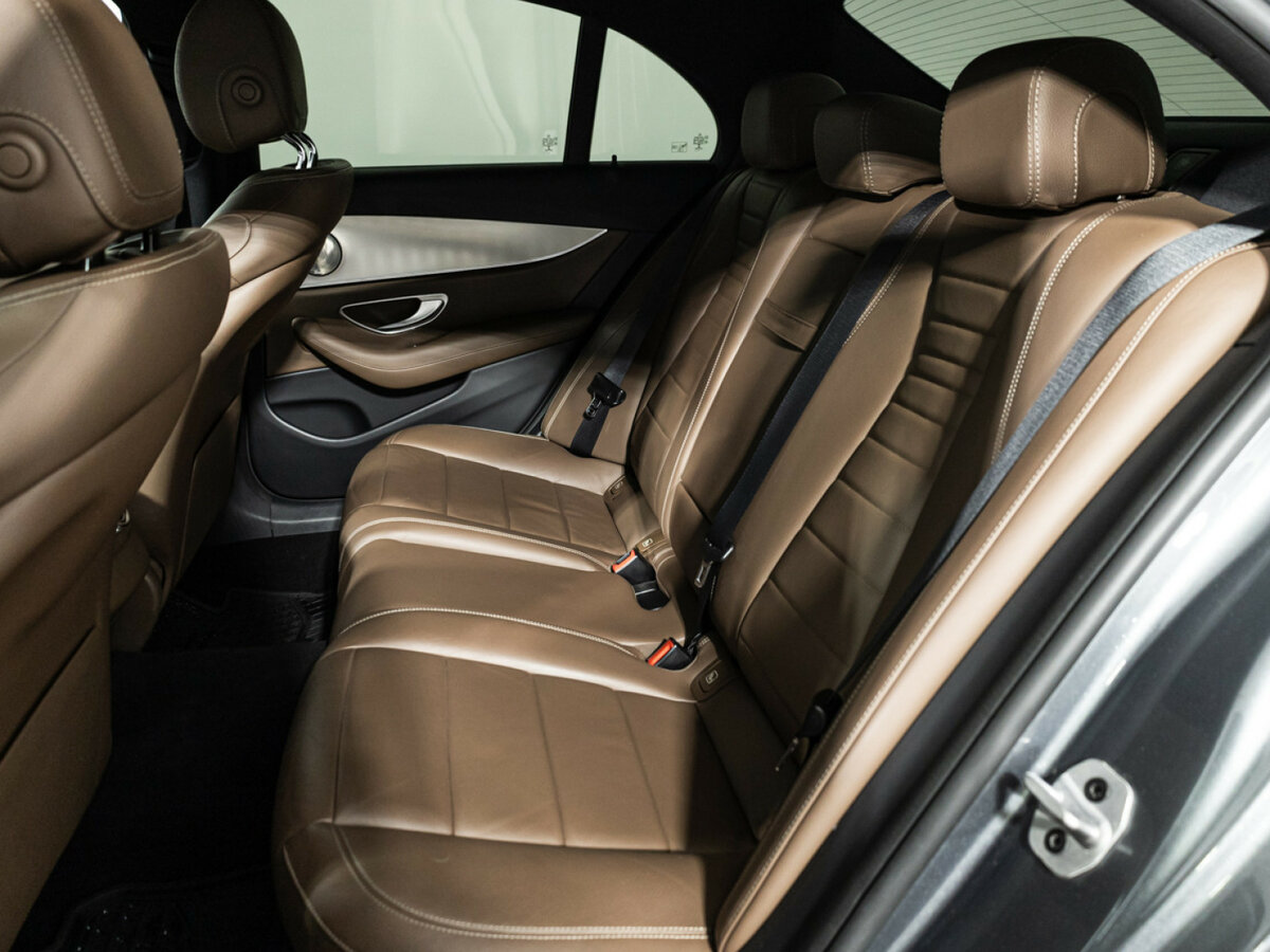 Купить Mercedes-Benz E-Класс с пробегом. Фото: #9