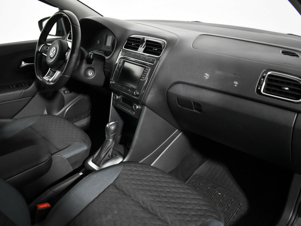 Купить Volkswagen Polo с пробегом. Фото: #11