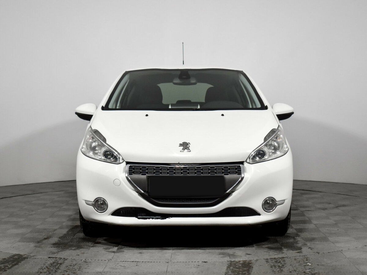 Купить Peugeot 208 с пробегом. Фото: #1