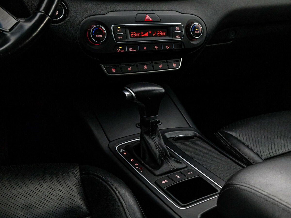 Купить Kia Sorento с пробегом. Фото: #9