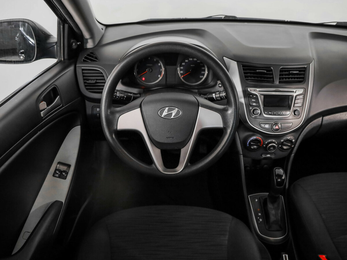 Купить Hyundai Solaris с пробегом. Фото: #10