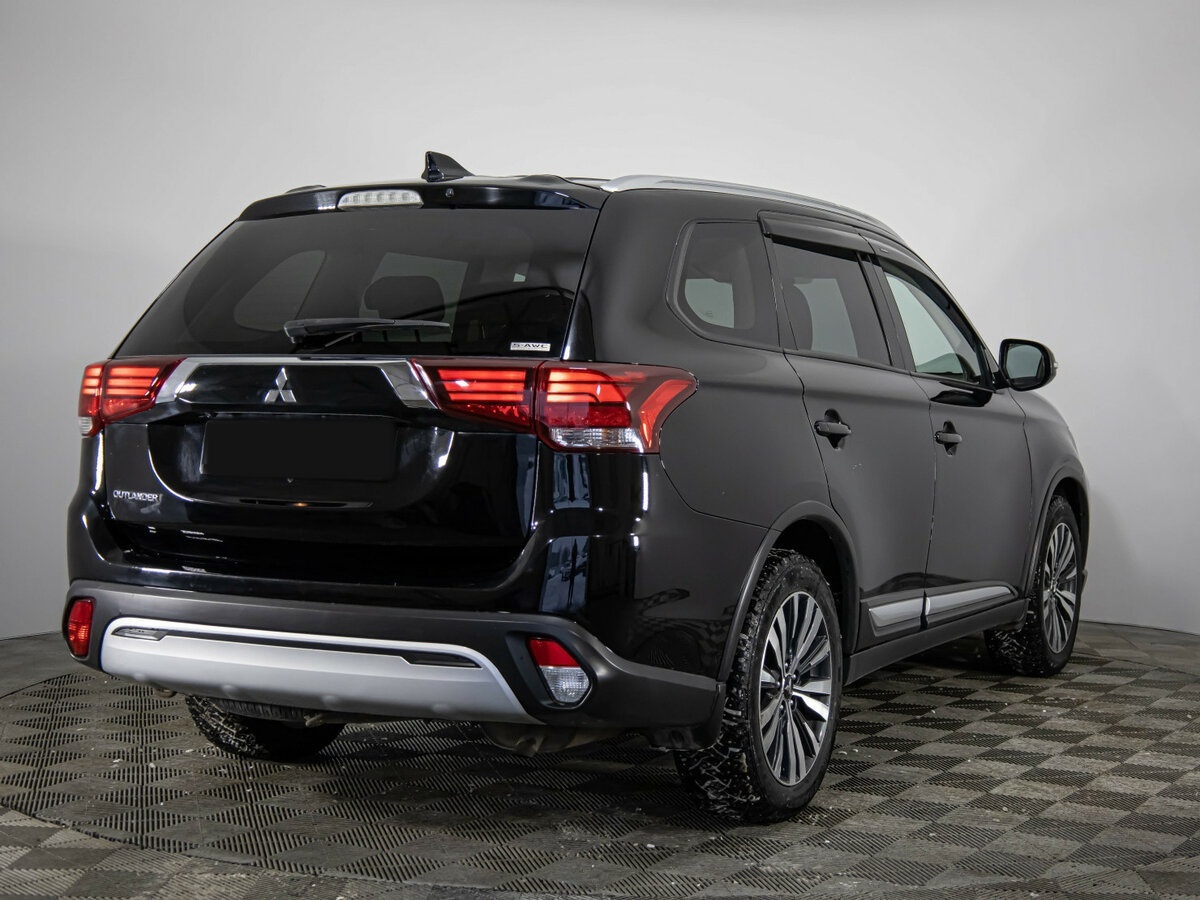 Купить Mitsubishi Outlander с пробегом. Фото: #2