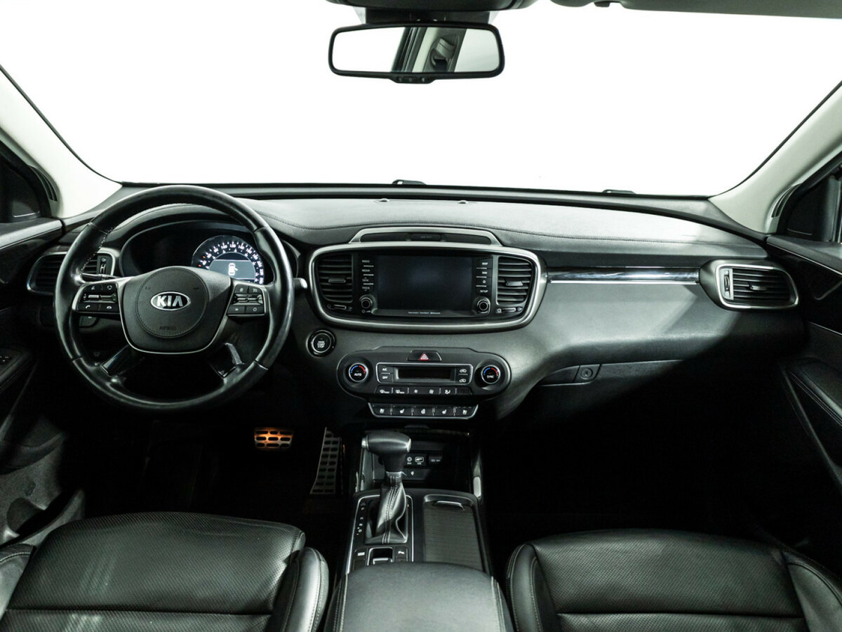 Купить Kia Sorento с пробегом. Фото: #10