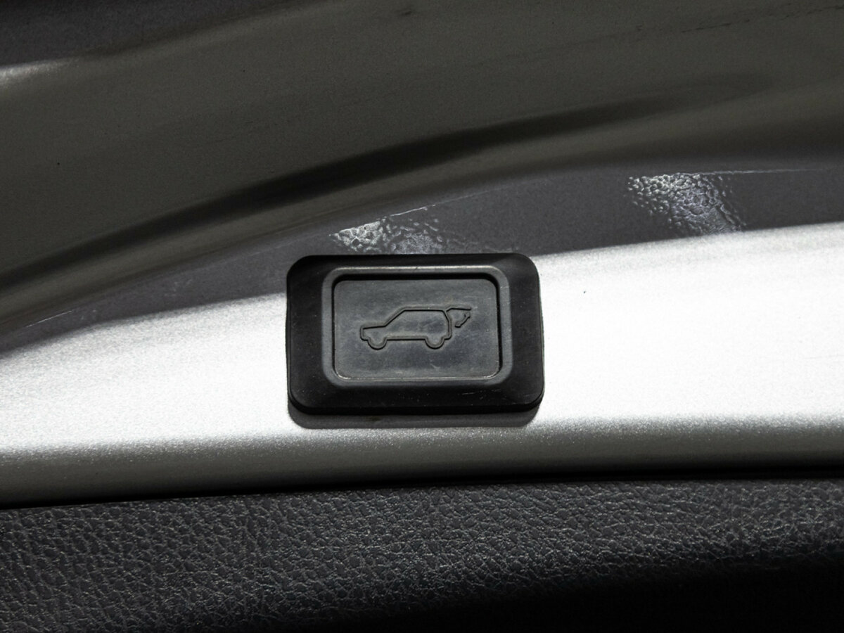 Купить Toyota RAV4 с пробегом. Фото: #16