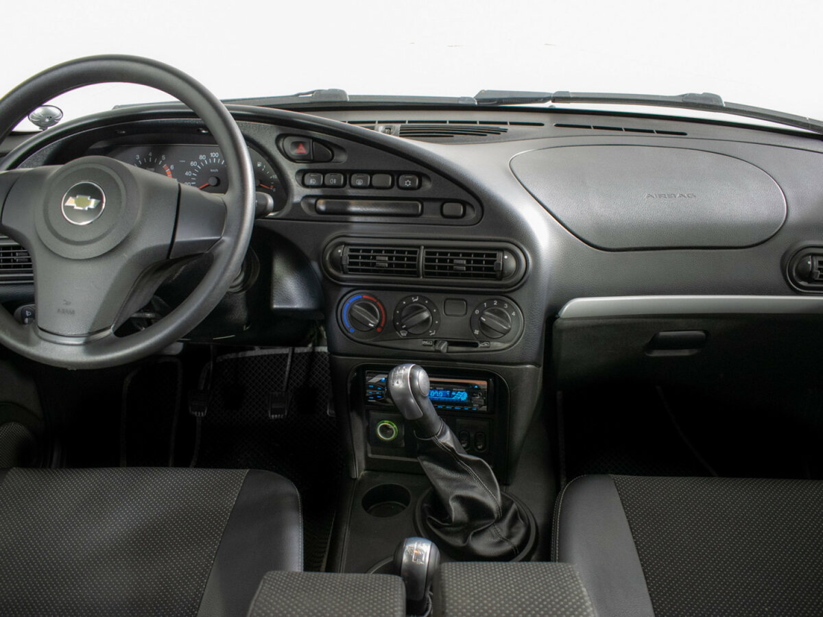 Купить Chevrolet Niva с пробегом. Фото: #8