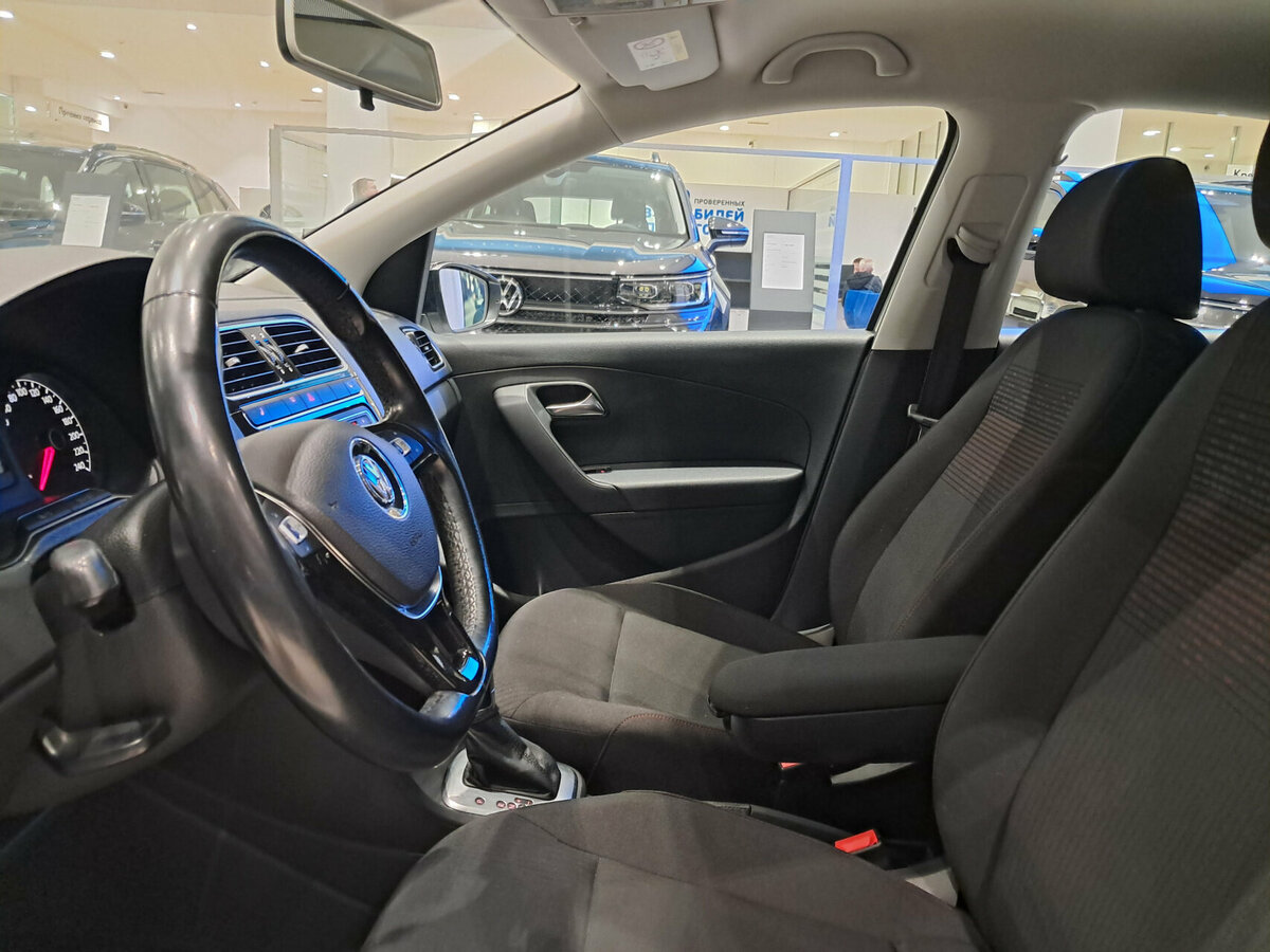 Купить Volkswagen Polo с пробегом. Фото: #15