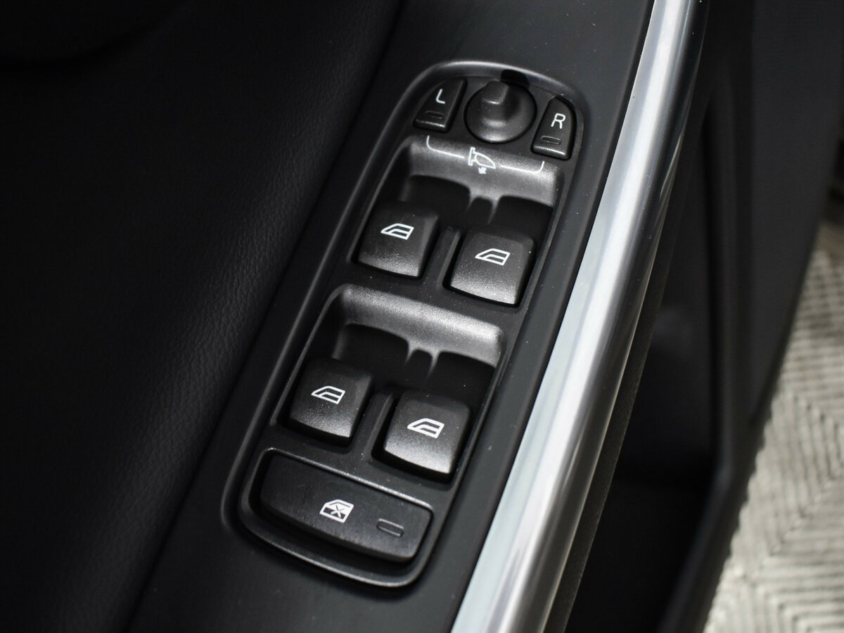 Купить Volvo XC60 с пробегом. Фото: #19