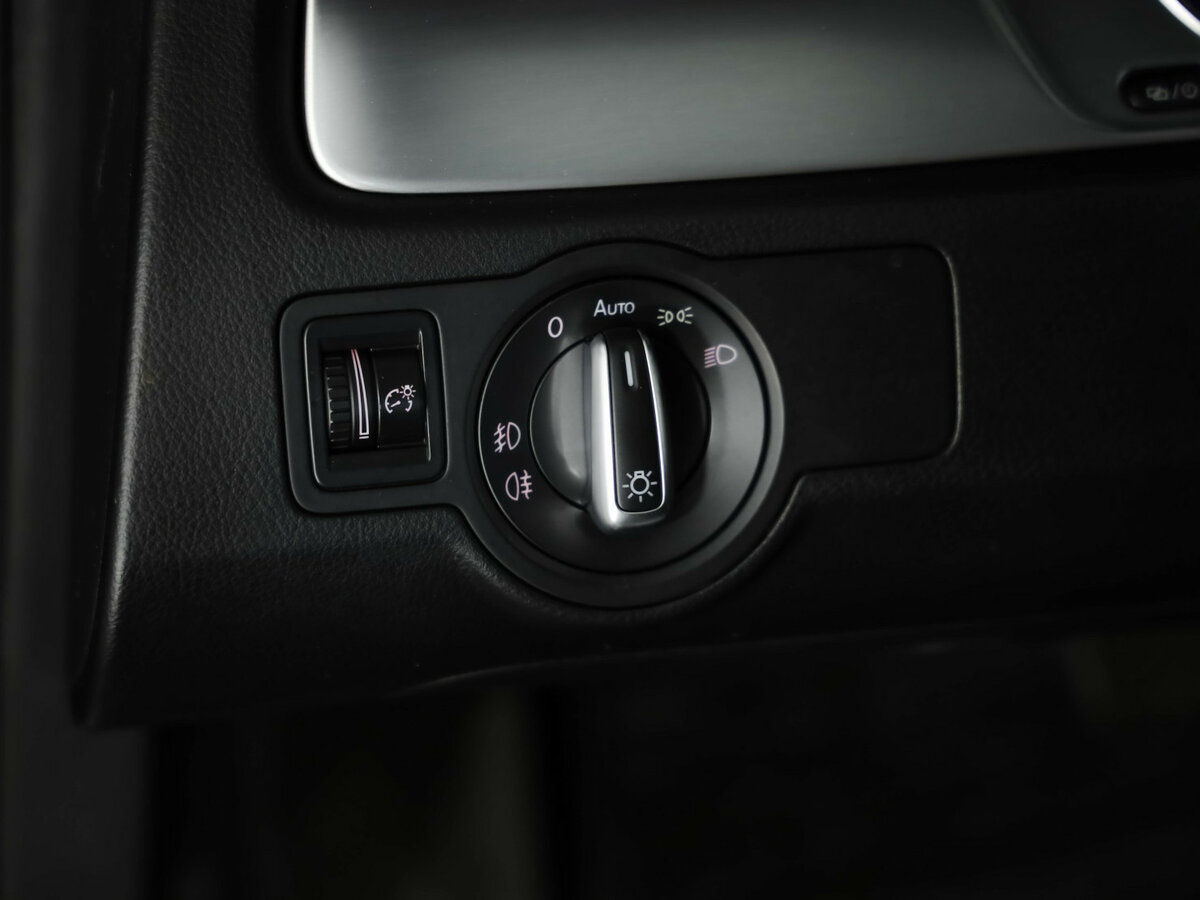 Купить Volkswagen Passat с пробегом. Фото: #23