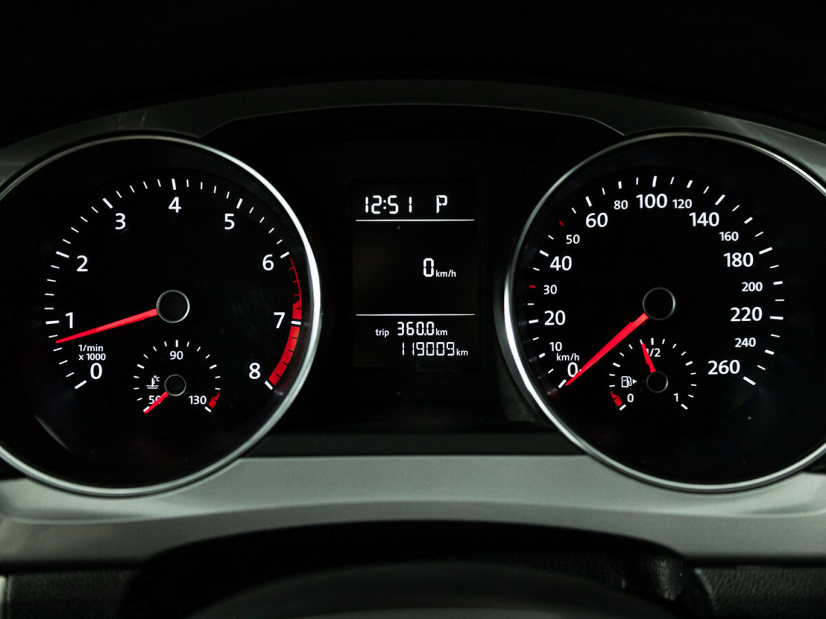 Купить Volkswagen Jetta с пробегом. Фото: #9