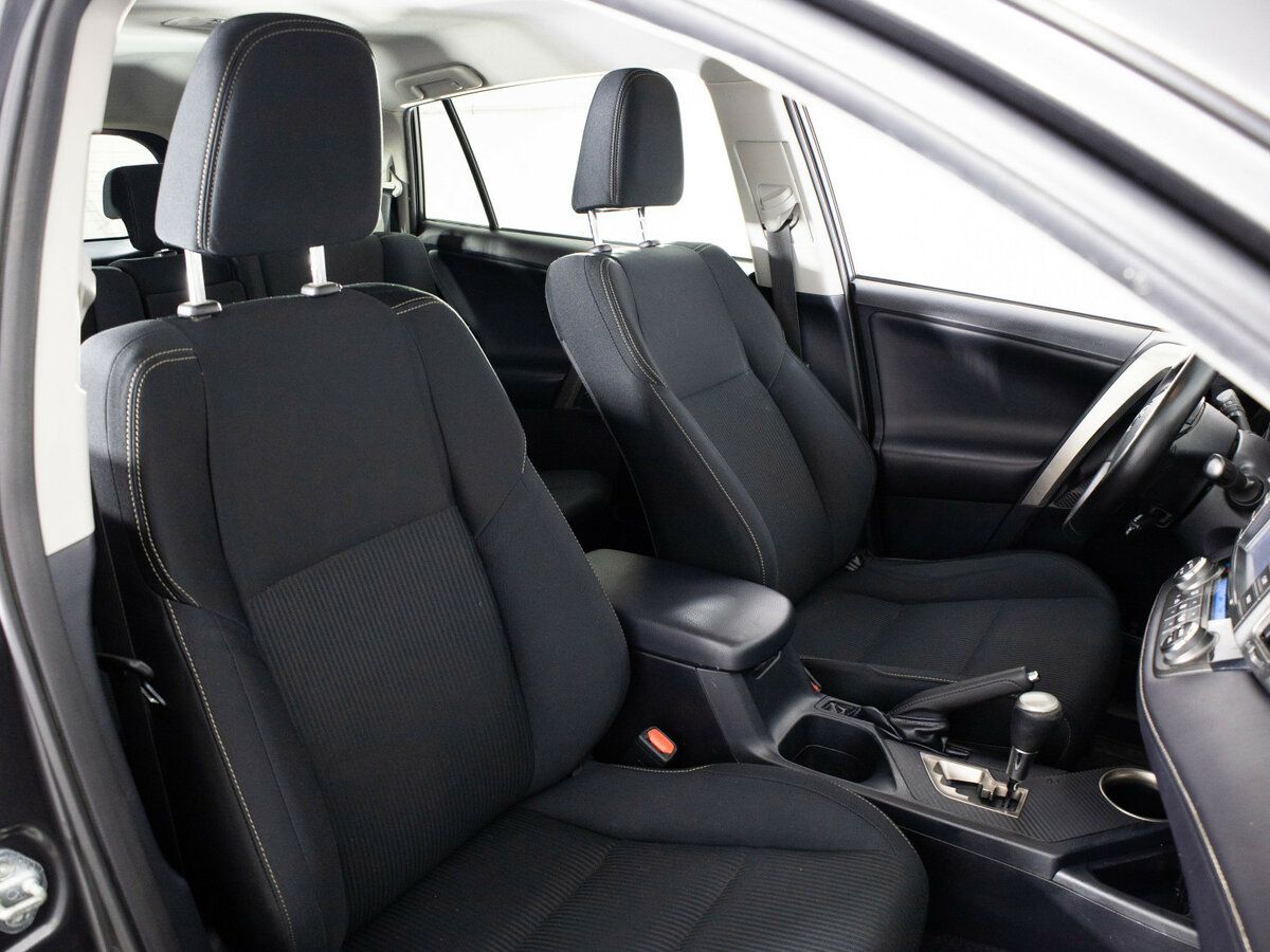Купить Toyota RAV4 с пробегом. Фото: #11