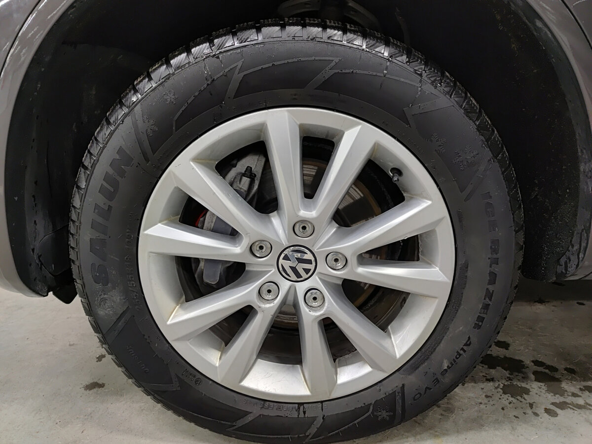 Купить Volkswagen Touareg с пробегом. Фото: #17