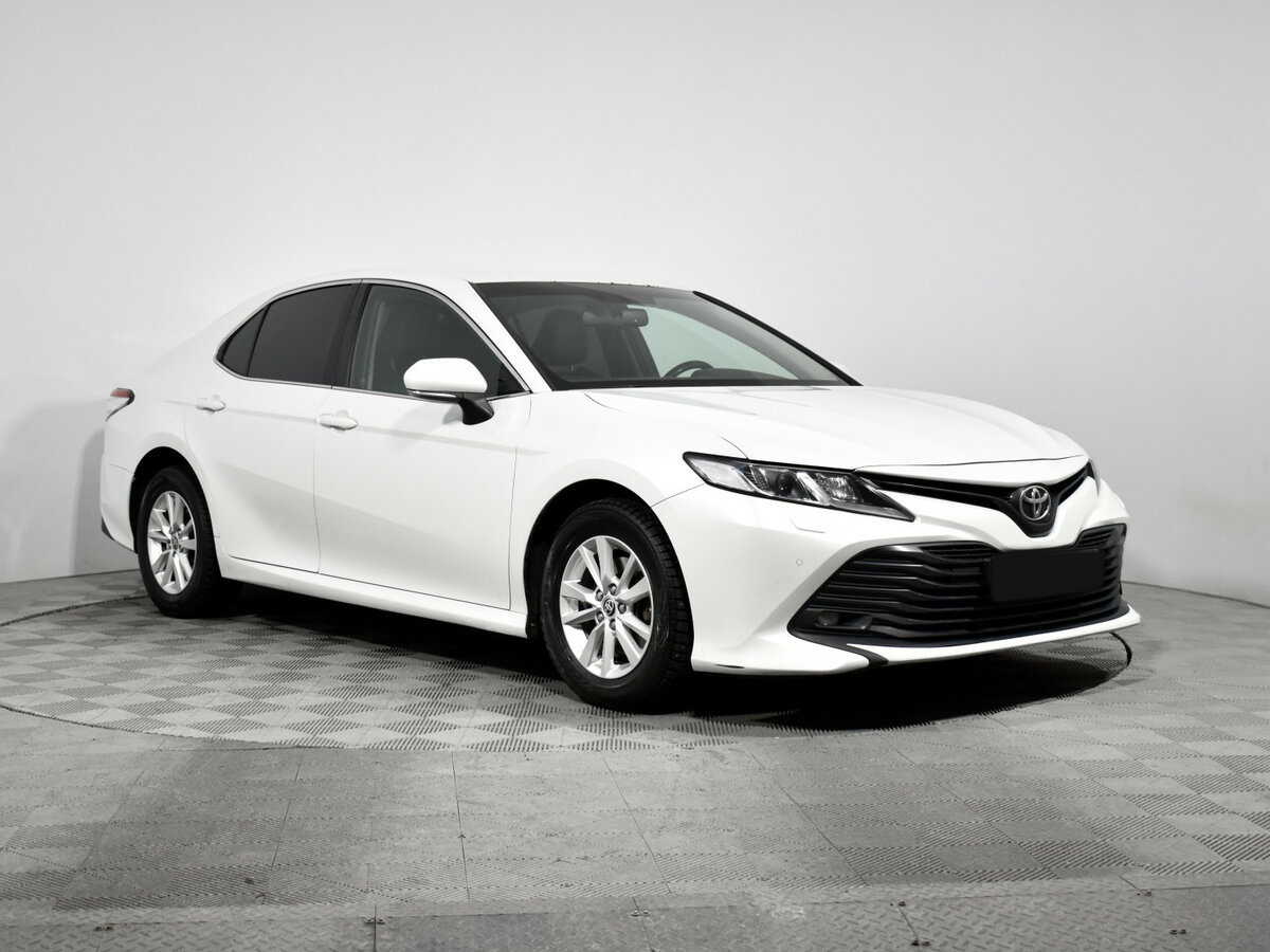 Купить Toyota Camry с пробегом. Фото: #2