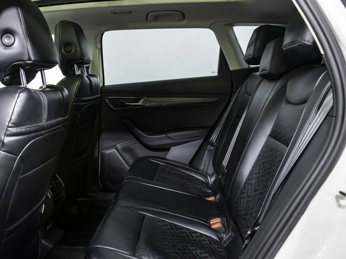 Купить Skoda Karoq с пробегом. Фото: #11
