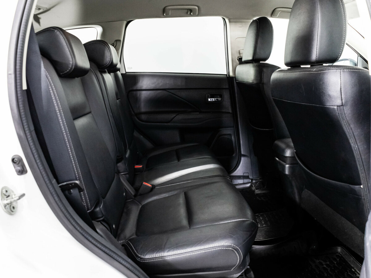 Купить Mitsubishi Outlander с пробегом. Фото: #14