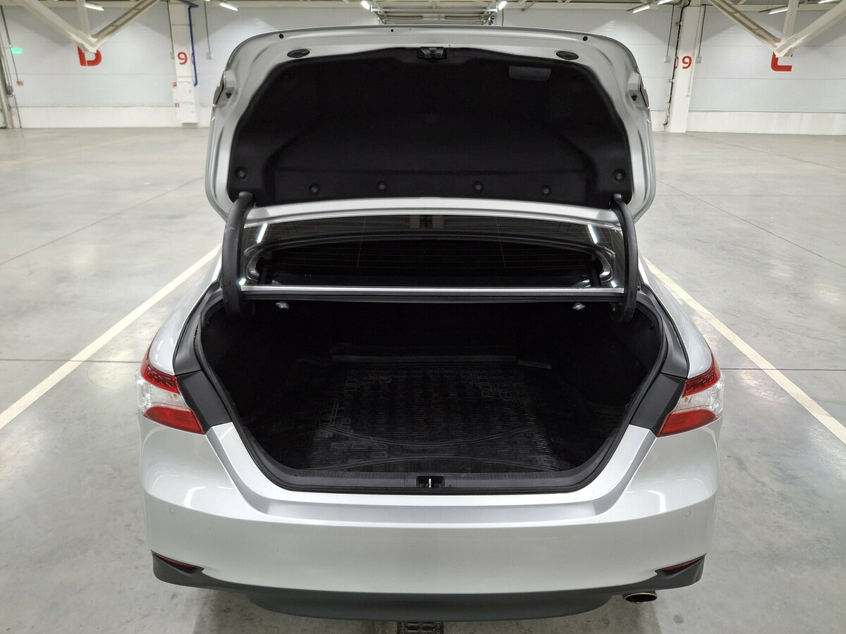 Купить Toyota Camry с пробегом. Фото: #8