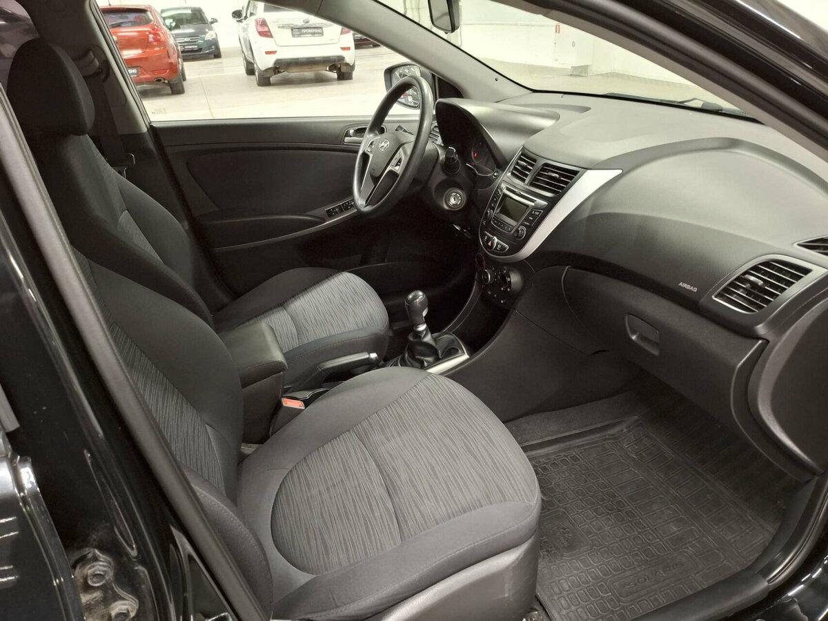 Купить Hyundai Solaris с пробегом. Фото: #10