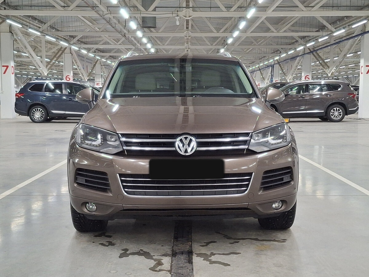 Купить Volkswagen Touareg с пробегом. Фото: #1